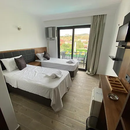 Atas Aqua Avsa Hotel 3*